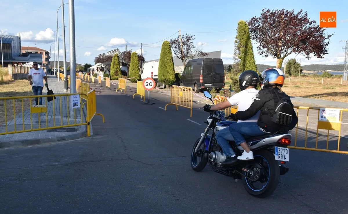 Foto 3 - Las motos ya resuenan por Ciudad Rodrigo con monturas llegadas hasta de Galicia, Alicante y Lleida