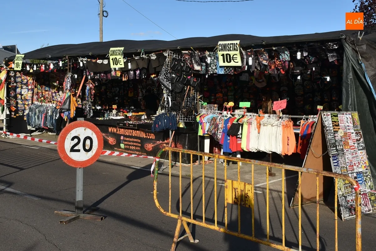 Foto 4 - Las motos ya resuenan por Ciudad Rodrigo con monturas llegadas hasta de Galicia, Alicante y Lleida