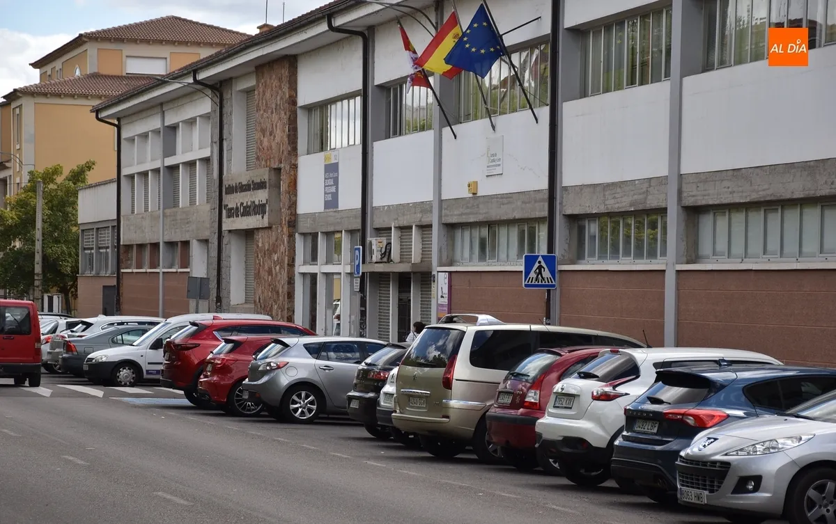 Foto 5 - Los centros educativos reabren sus puertas mientras unos cuantos comercios se marchan de vacaciones