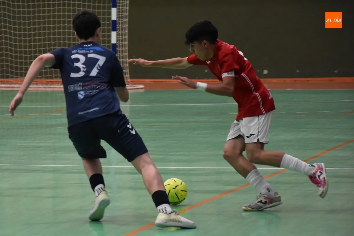 Foto 3 - &Aacute;lex Sastre se gana un hueco en la plantilla del III Senior 2025/2026