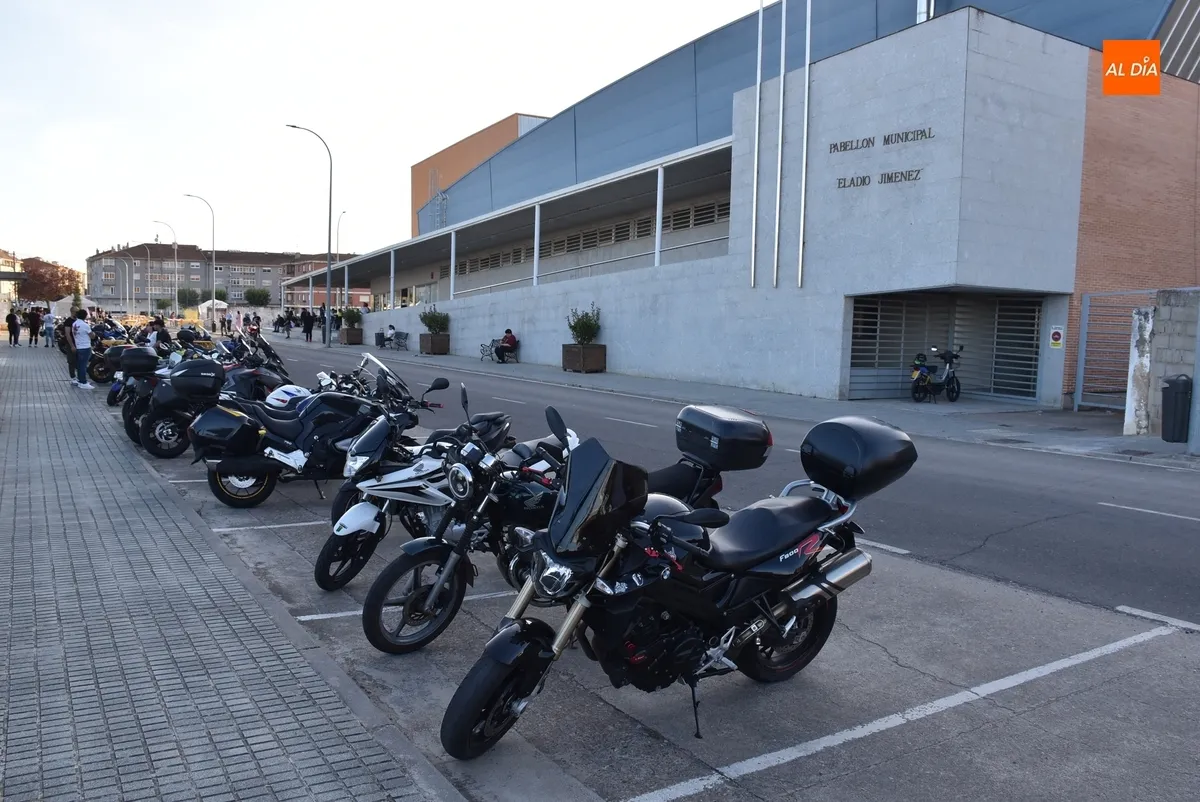 Foto 11 - Las motos ya resuenan por Ciudad Rodrigo con monturas llegadas hasta de Galicia, Alicante y Lleida