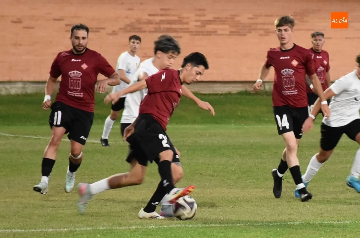 Foto 7 - La UD Mirobrigense se adjudica la 1&ordf; edici&oacute;n de su Trofeo gracias a un doblete de Fran Sastre
