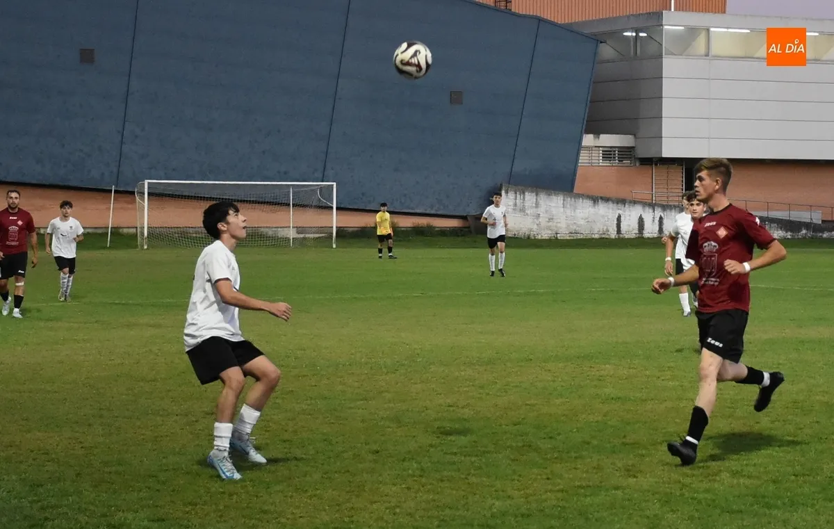 Foto 8 - La UD Mirobrigense se adjudica la 1&ordf; edici&oacute;n de su Trofeo gracias a un doblete de Fran Sastre