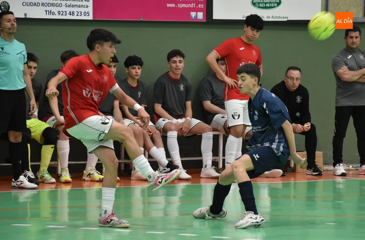 Foto 2 - &Aacute;lex Sastre se gana un hueco en la plantilla del III Senior 2025/2026