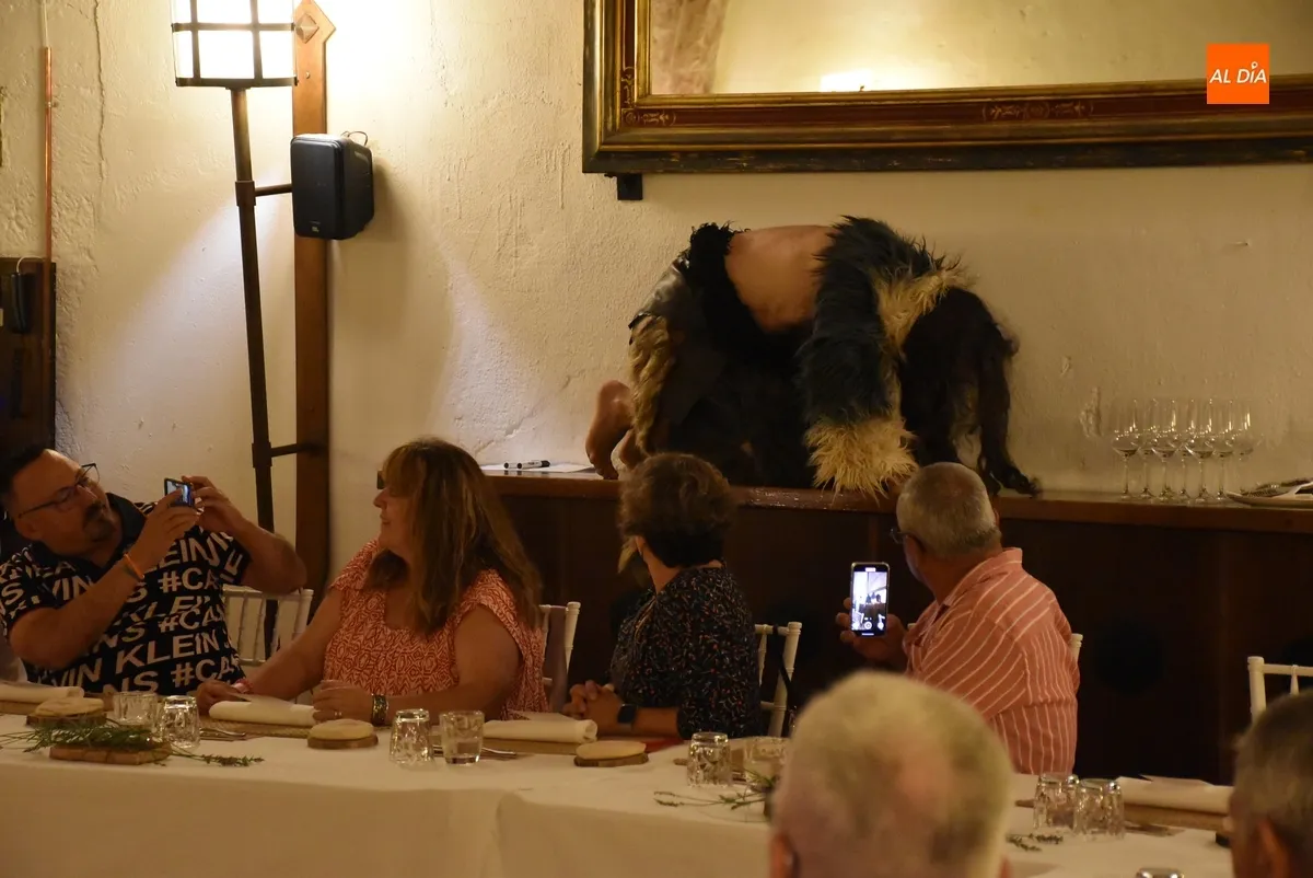 Foto 3 - Un nuevo grupo de comensales prueba en el Parador los &lsquo;sabores de Siega Verde&rsquo;