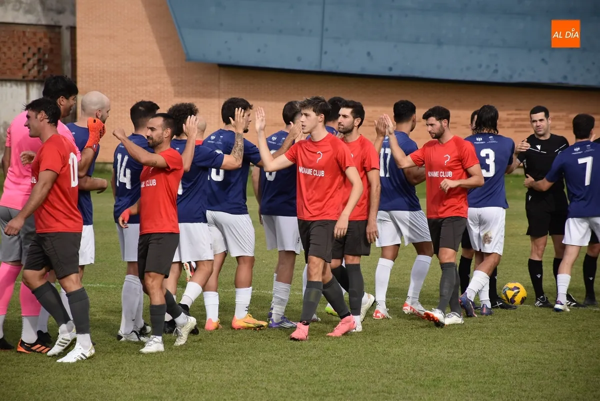 Foto 3 - El Ciudad Rodrigo pierde justo al final un intenso partido de m&aacute;s pruebas ante un rival liguero