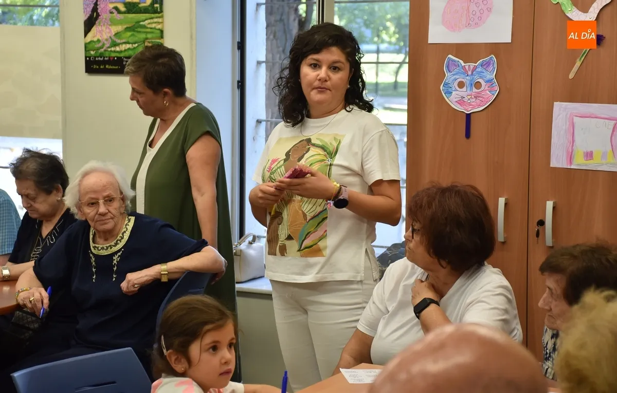 Foto 4 - Animad&iacute;simo bingo musical para arrancar los actos por el D&iacute;a Mundial del Alzheimer