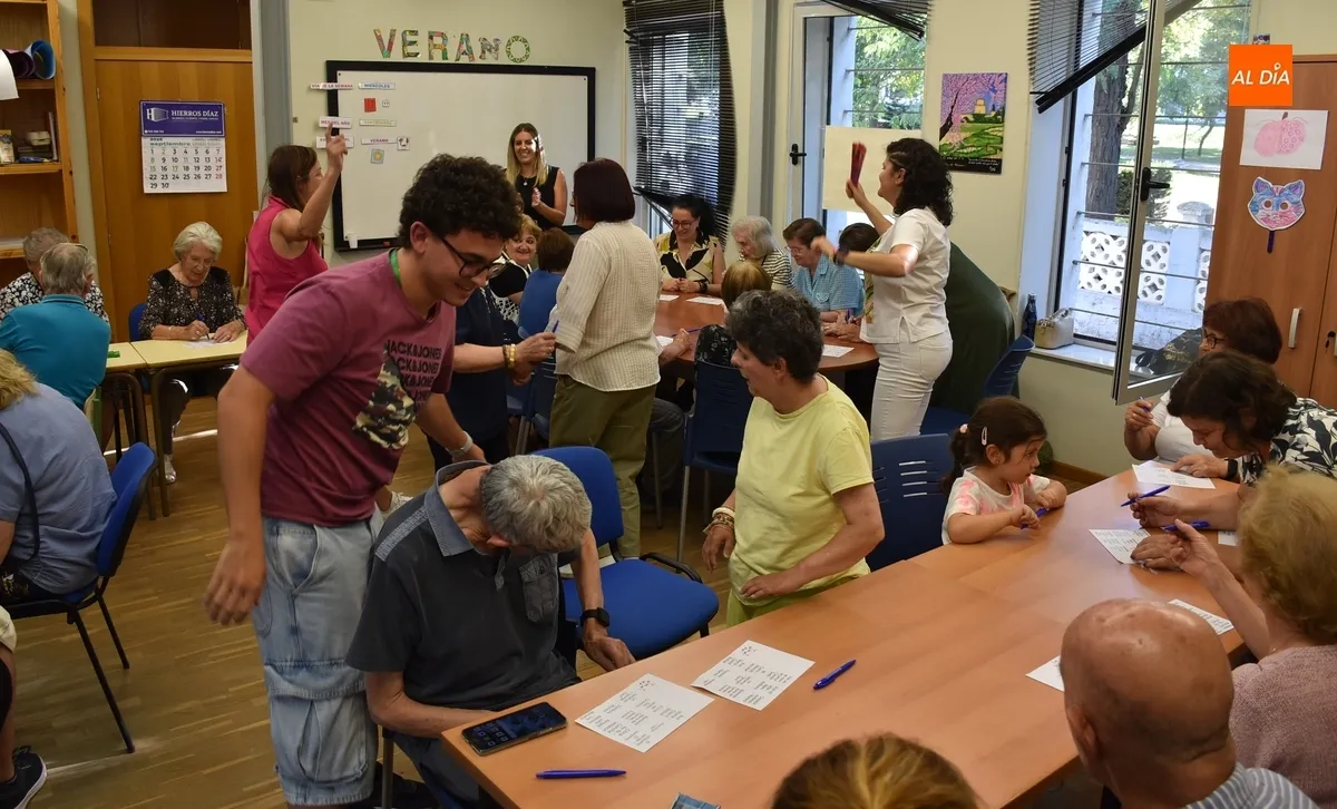 Foto 7 - Animad&iacute;simo bingo musical para arrancar los actos por el D&iacute;a Mundial del Alzheimer