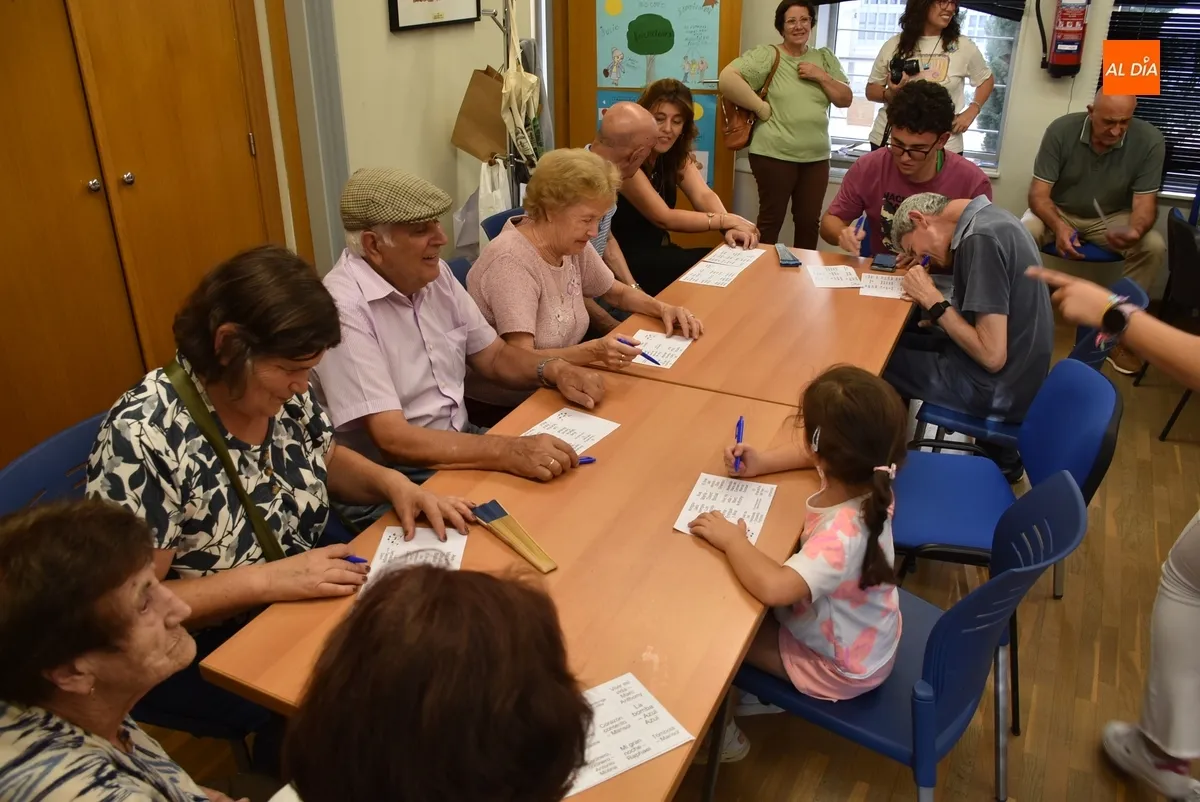 Foto 10 - Animad&iacute;simo bingo musical para arrancar los actos por el D&iacute;a Mundial del Alzheimer