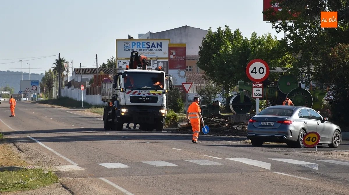 Foto 3 - Puestas a punto con singulares desv&iacute;os las zonas verdes del Parque de Obras P&uacute;blicas