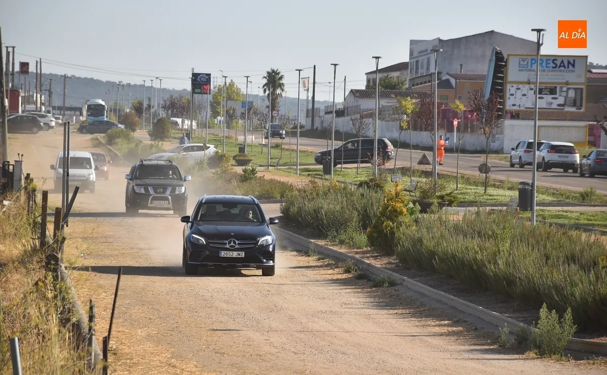 Foto 4 - Puestas a punto con singulares desv&iacute;os las zonas verdes del Parque de Obras P&uacute;blicas