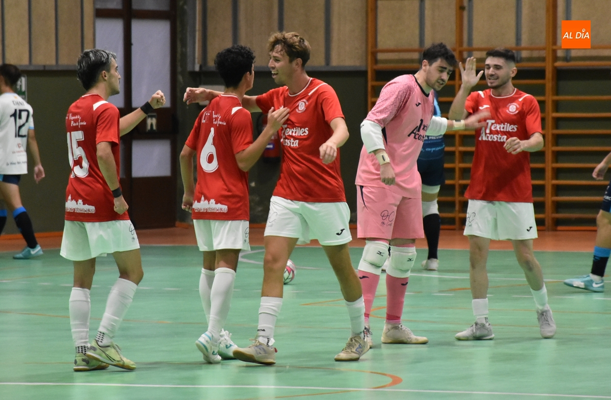 El III Senior logra a 4 para el final una justa 1ª victoria tras una tarde de vaivenes en el marcador