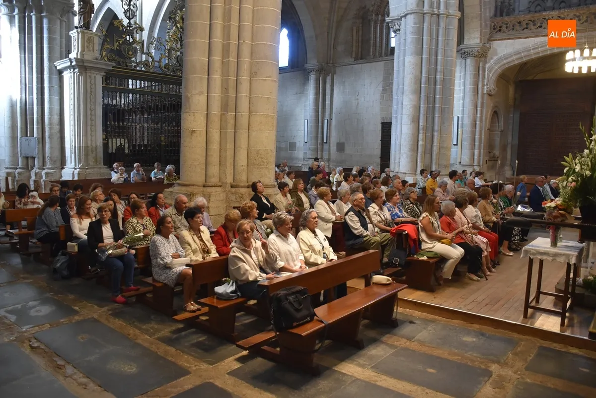 Foto 4 - Emotiva a la par que novedosa conmemoraci&oacute;n de los Dolores de la Virgen por parte de La Soledad