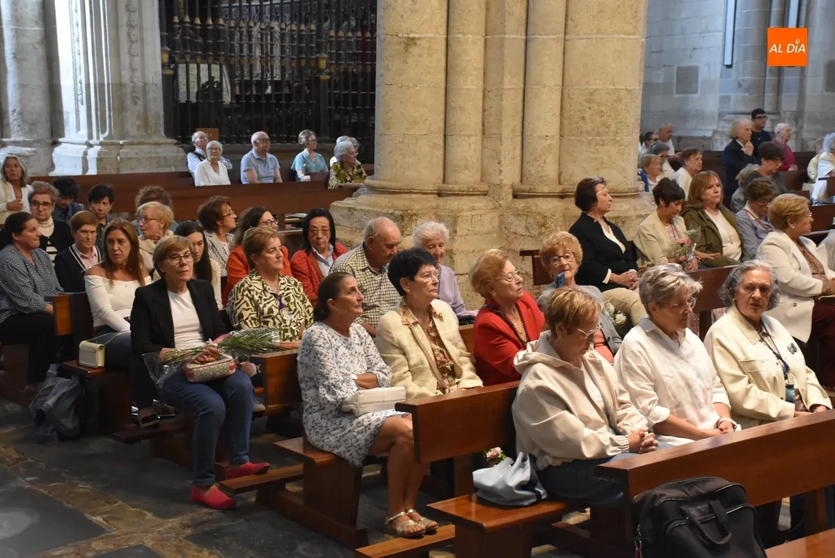 Foto 6 - Emotiva a la par que novedosa conmemoraci&oacute;n de los Dolores de la Virgen por parte de La Soledad