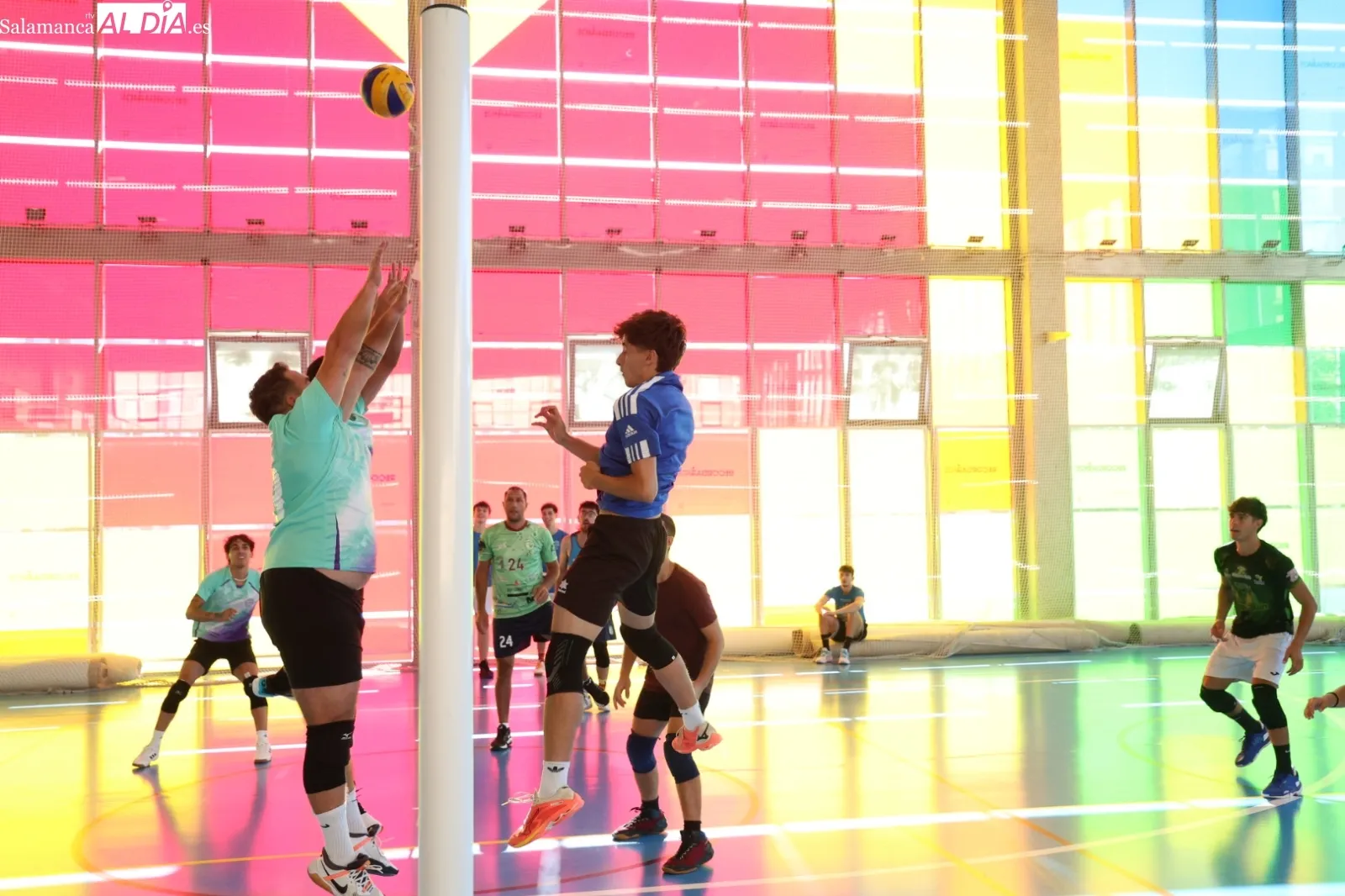 Foto 18 - FOTOS | El voleibol se convierte en protagonista de las Ferias con el tradicional torneo del Club Voleibol Salamanca