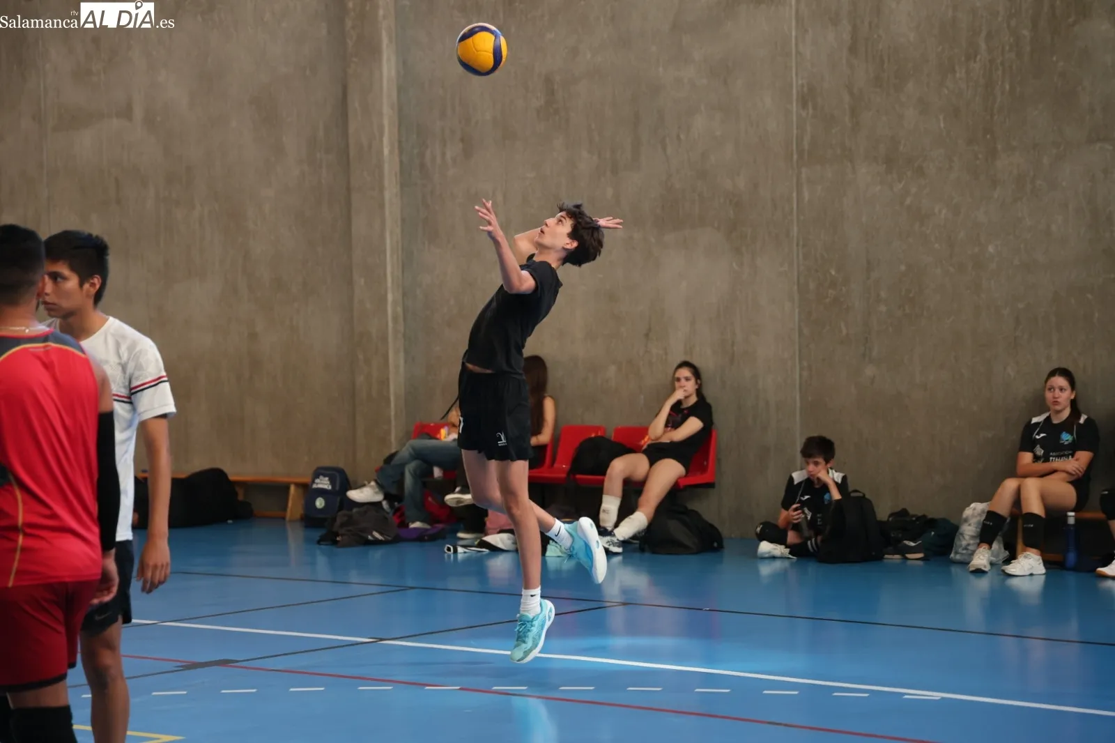 Foto 9 - FOTOS | El voleibol se convierte en protagonista de las Ferias con el tradicional torneo del Club Voleibol Salamanca