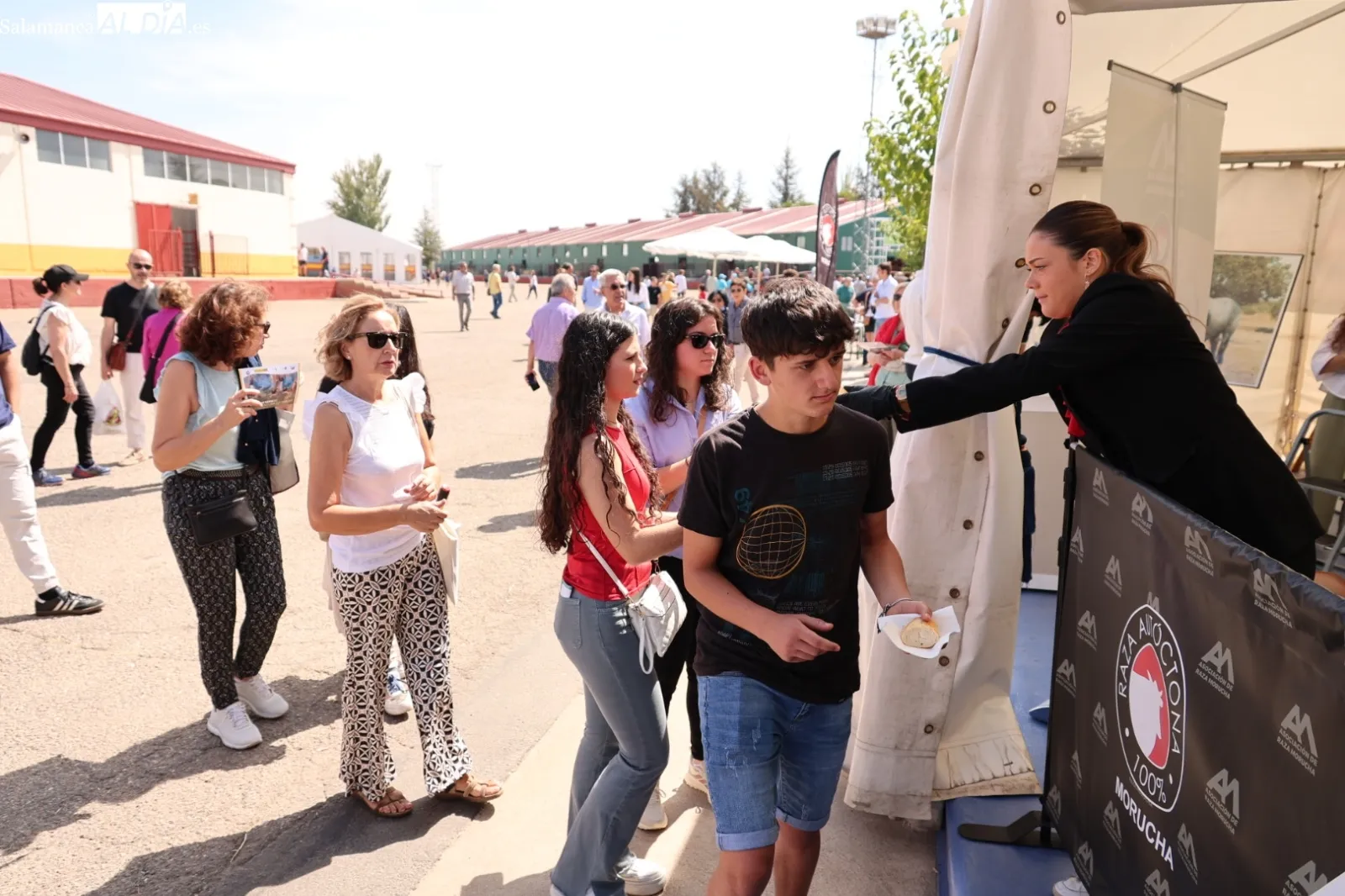 El sello '100% raza autóctona' se reivindica en Salamaq con una degustación de carne morucha. Fotos de David Sañudo 