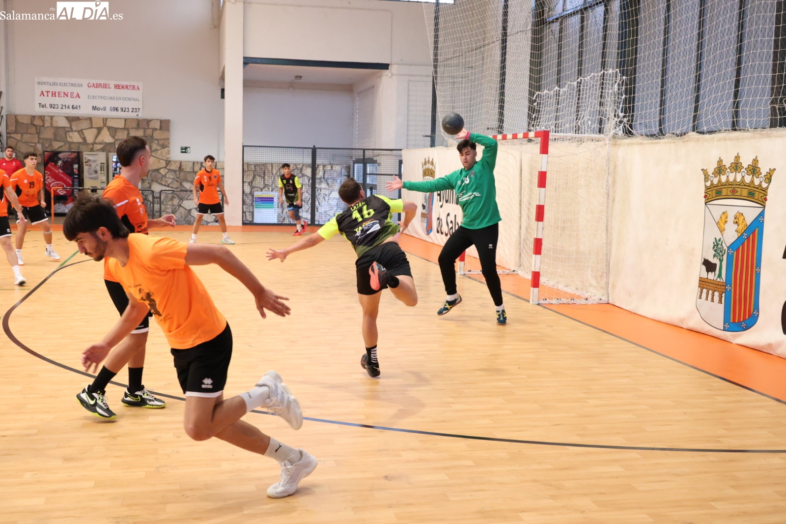 FOTOS | El Torneo de Ferias de Balonmano del BM Salamanca llama la atención en plenas Ferias