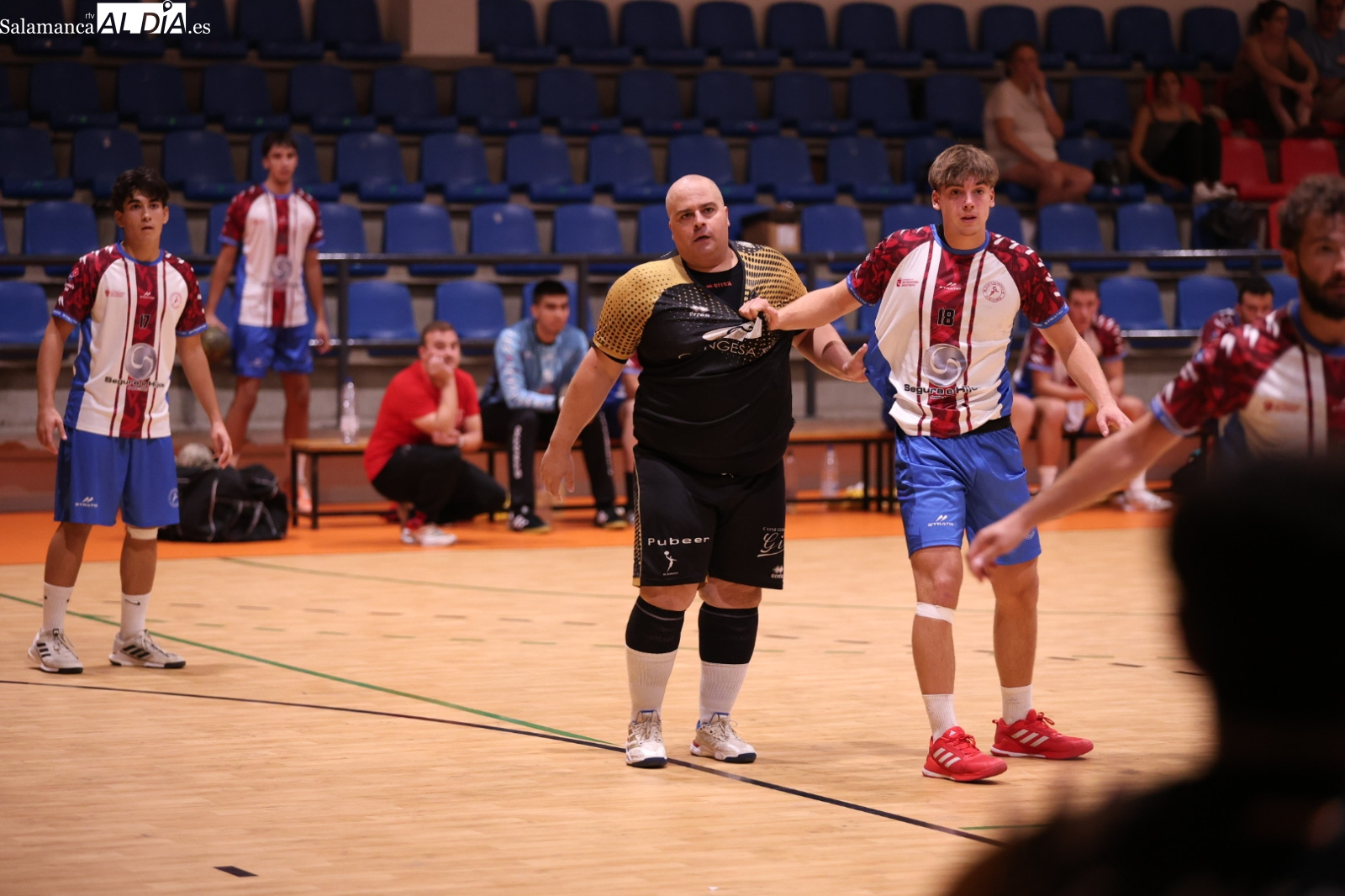 Derrota del BM Salamanca a manos del BM Pinto (29-20)