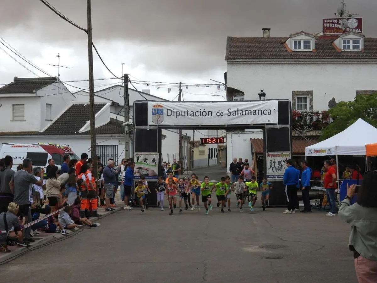 Foto 16 - FOTOS | Iv&aacute;n Roade y Ver&oacute;nica Rodr&iacute;guez se imponen en un exitoso y solidario XI Cross de Pelabravo