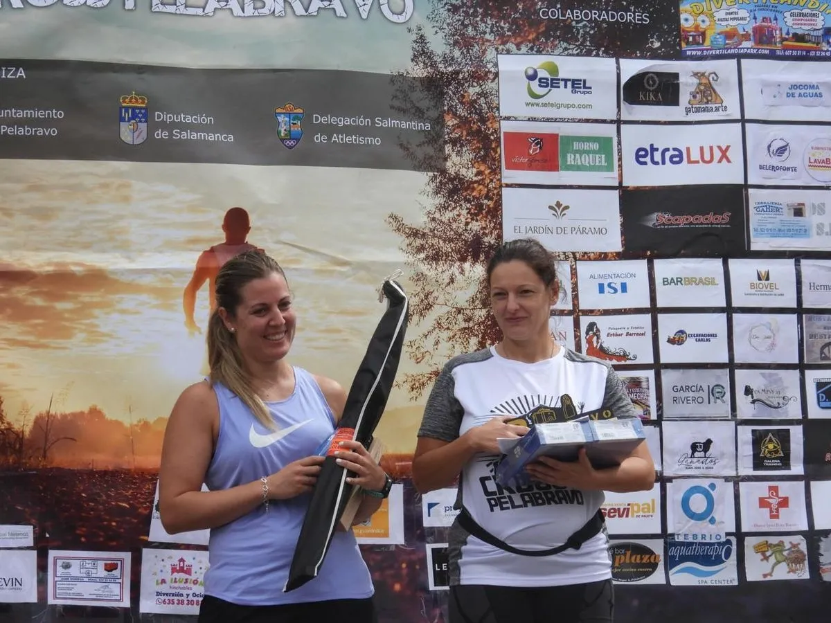 Foto 2 - FOTOS | Iv&aacute;n Roade y Ver&oacute;nica Rodr&iacute;guez se imponen en un exitoso y solidario XI Cross de Pelabravo