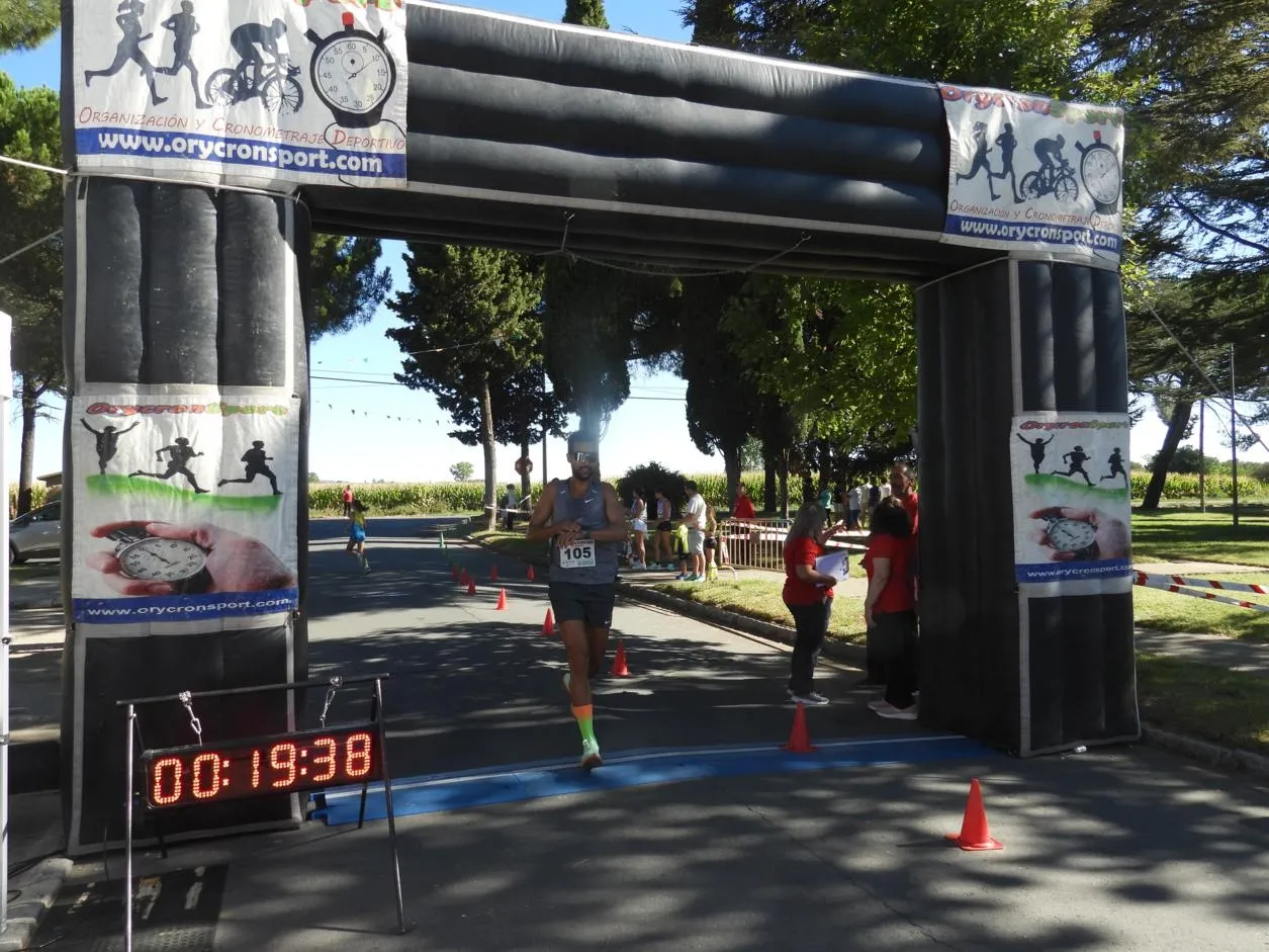 Foto 8 - FOTOS | Nuevo &eacute;xito en la X Carrera Popular en Nuevo Francos 