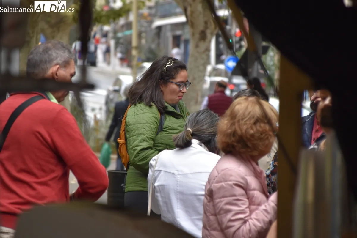 La Feria de Día celebra su jornada más solidaria junto a la asociación Insolamis en La Alamedilla. Fotos de Miguel González