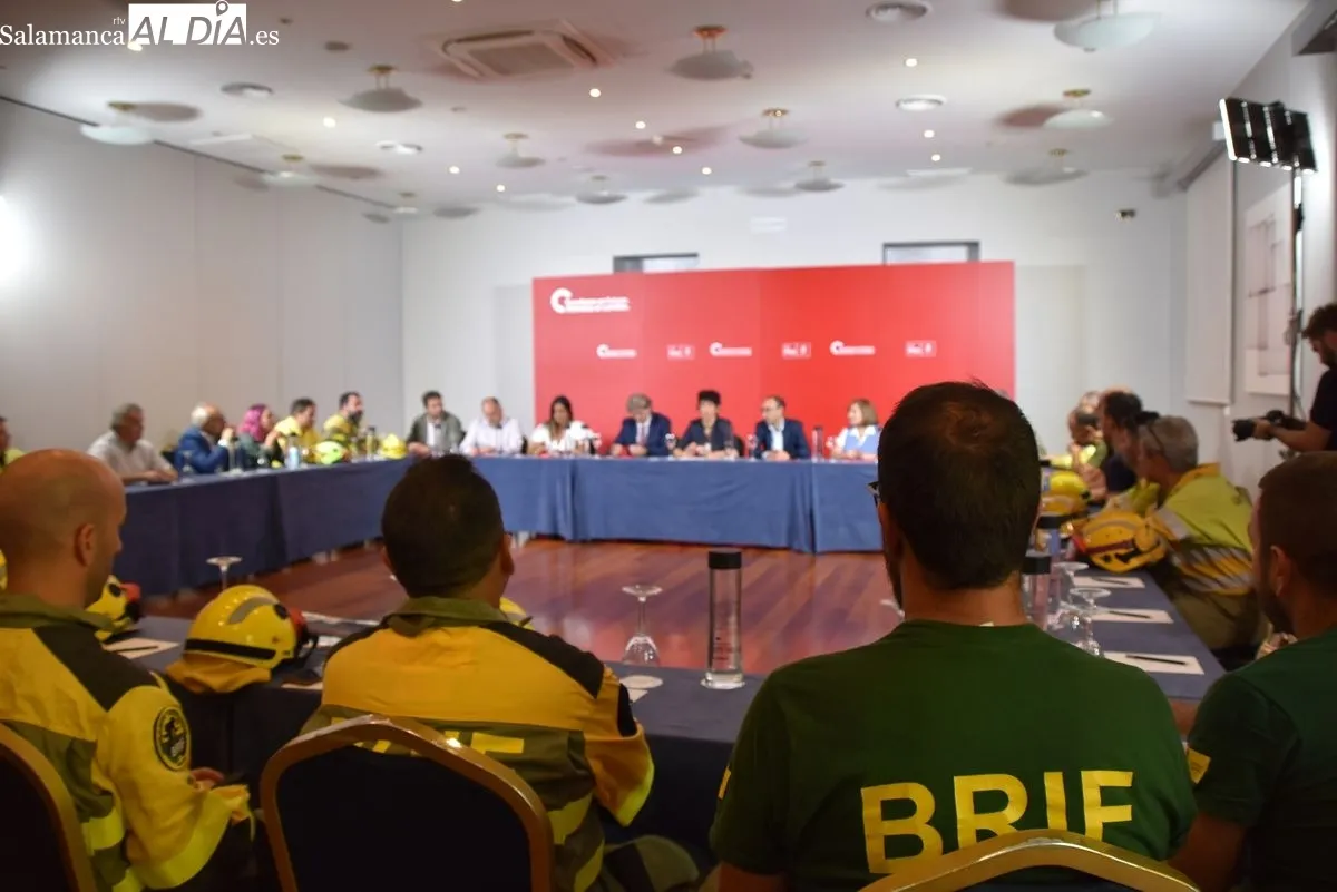 El Gobierno aprueba la jubilación anticipada para bomberos forestales y exige a Mañueco aplicarla | FOTOS: Vanesa Martins 