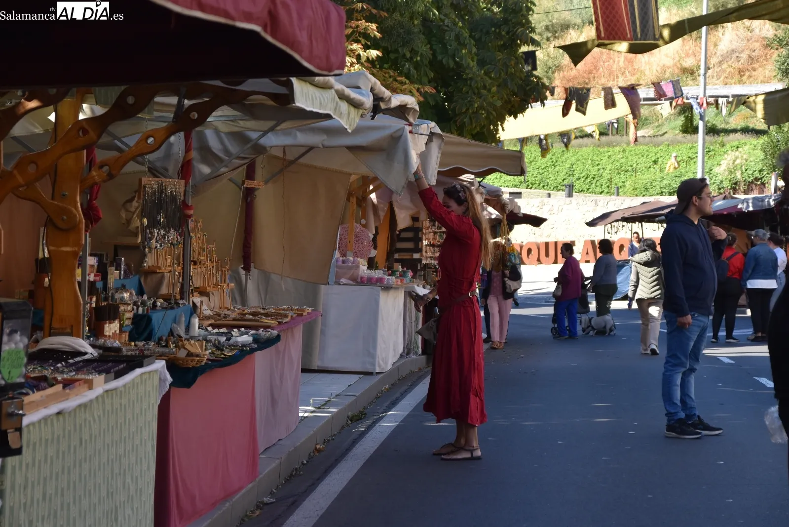 Arranca el Mercado Medieval en Salamanca con cuatro días de espectáculos, artesanía y concursos. Fotos de Miguel González