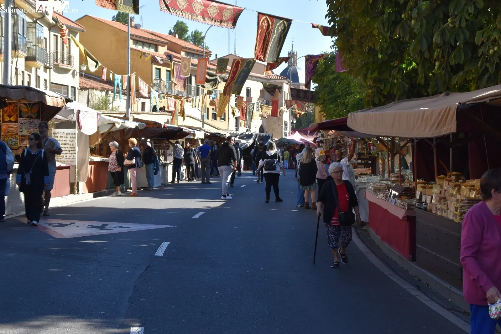 Arranca el Mercado Medieval en Salamanca con cuatro días de espectáculos, artesanía y concursos. Fotos de Miguel González