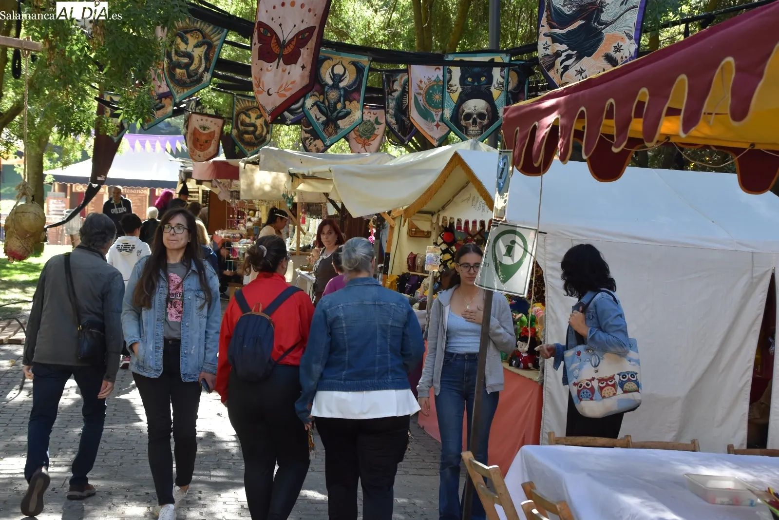 Arranca el Mercado Medieval en Salamanca con cuatro días de espectáculos, artesanía y concursos. Fotos de Miguel González