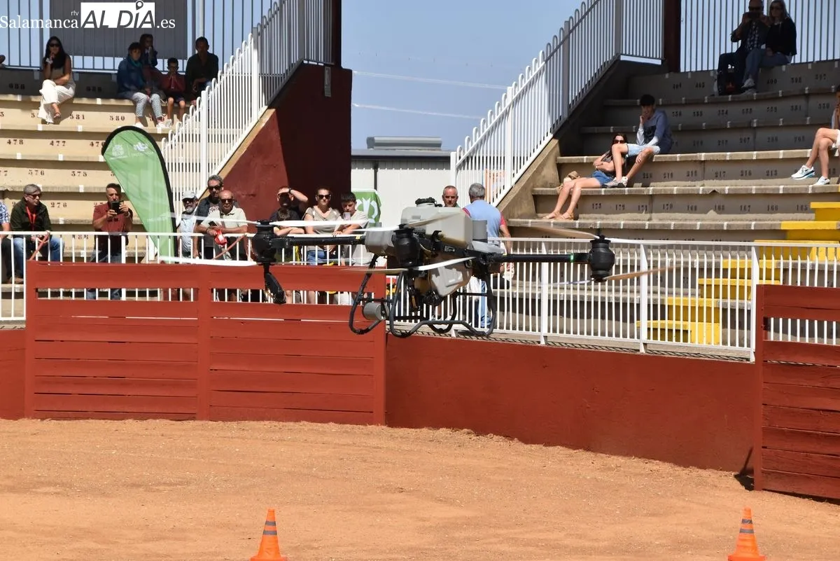 La tecnología de los drones agrícolas despega en la jornada inaugural de Salamaq. Fotos de Miguel González