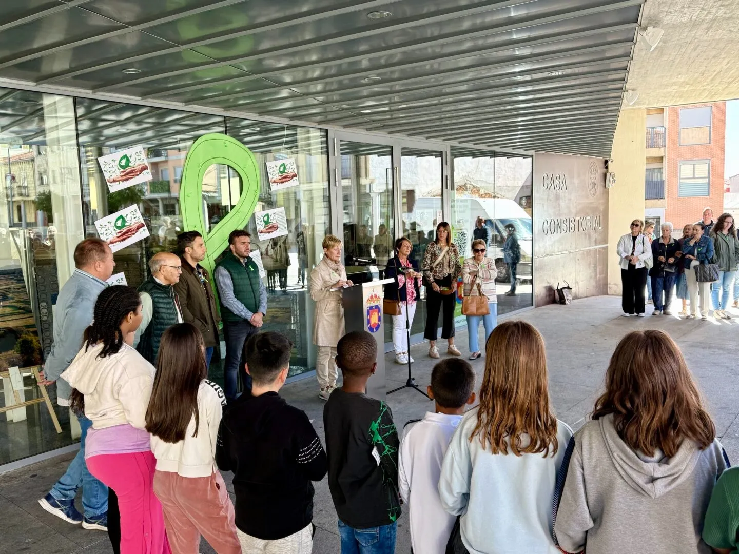 Foto 11 - Guijuelo se une en la Plaza Mayor para conmemorar el D&iacute;a Mundial del Alzheimer