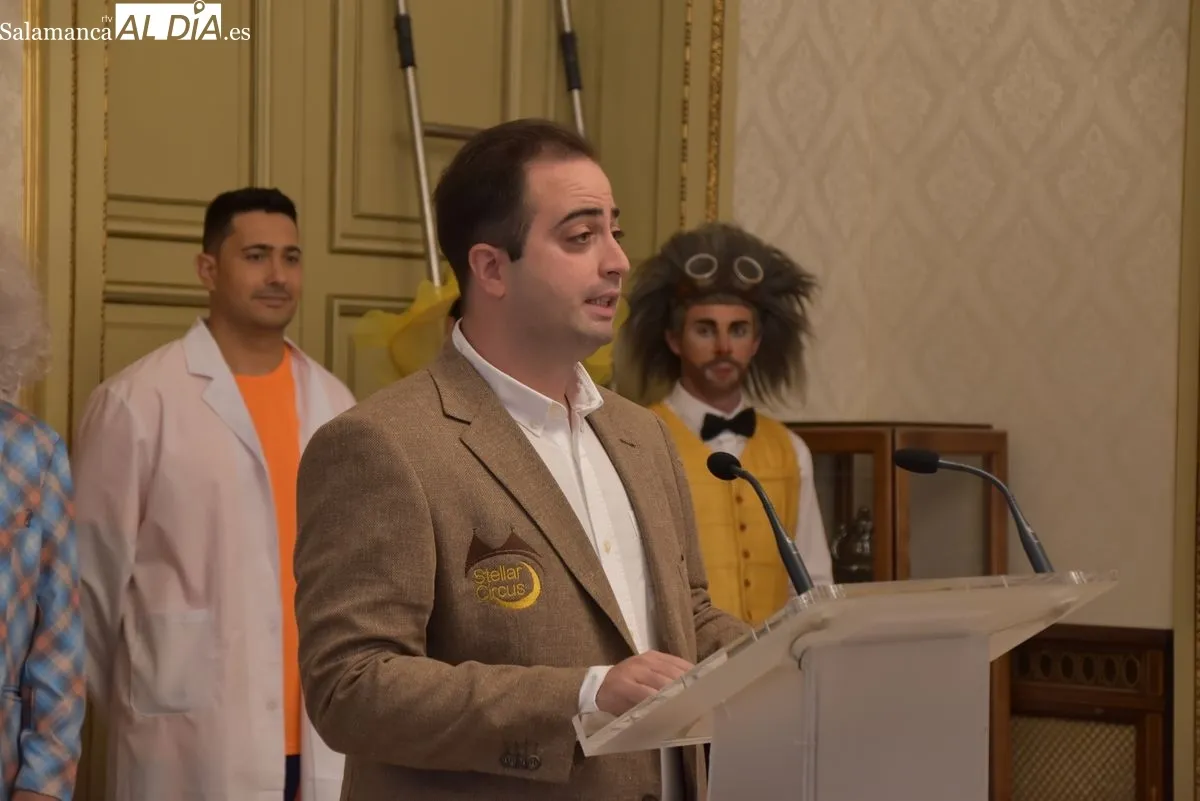 Recepción en el Ayuntamiento de Salamanca con los artistas de  Stellar Circus para presentar dos sesiones de circo inclusivo los días 25 y 28 de septiembre. Foto de Miguel A. González
