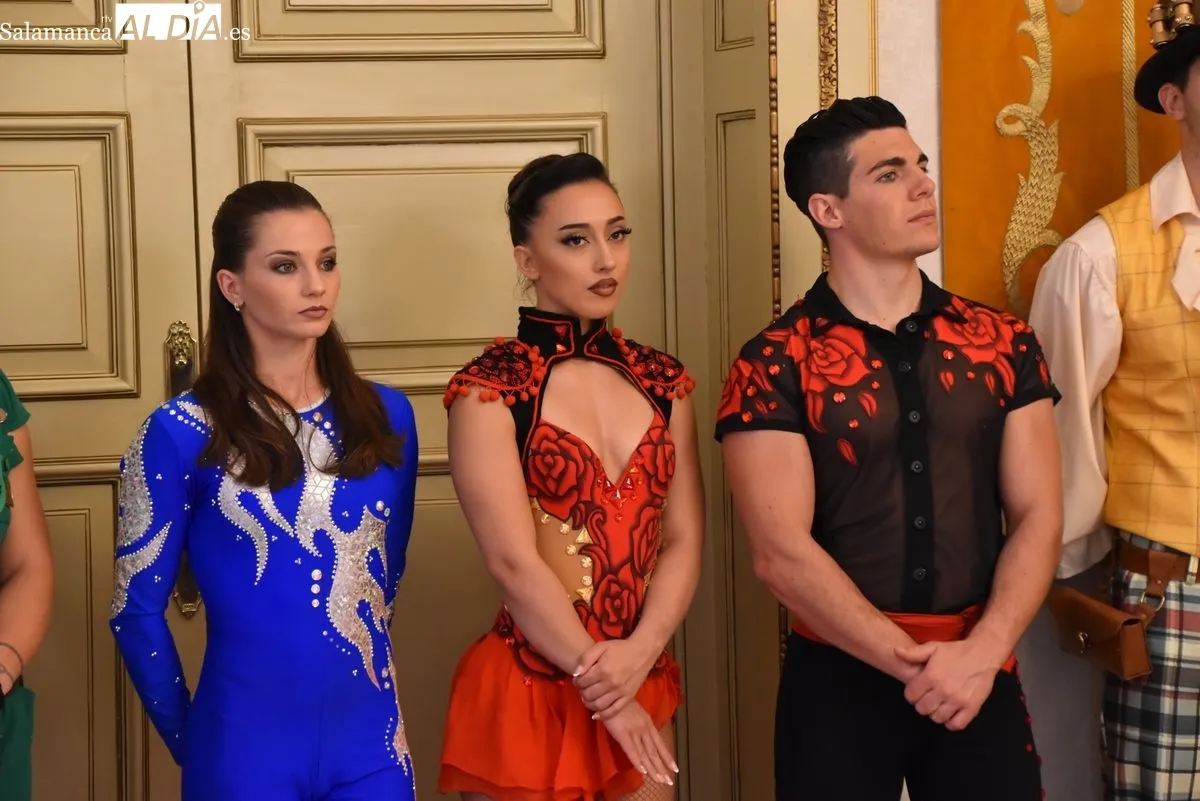 Recepción en el Ayuntamiento de Salamanca con los artistas de  Stellar Circus para presentar dos sesiones de circo inclusivo los días 25 y 28 de septiembre. Foto de Miguel A. González