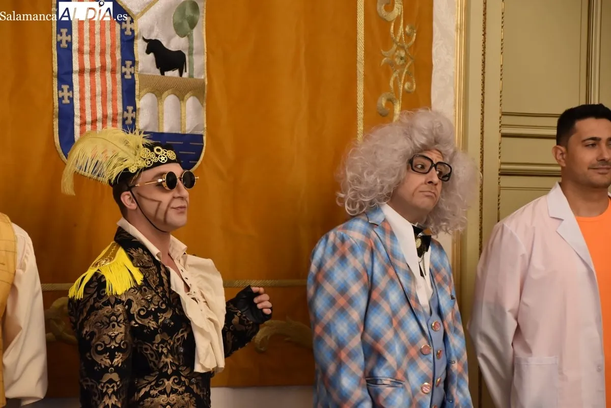 Recepción en el Ayuntamiento de Salamanca con los artistas de  Stellar Circus para presentar dos sesiones de circo inclusivo los días 25 y 28 de septiembre. Foto de Miguel A. González
