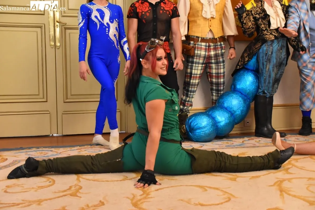 Recepción en el Ayuntamiento de Salamanca con los artistas de  Stellar Circus para presentar dos sesiones de circo inclusivo los días 25 y 28 de septiembre. Foto de Miguel A. González
