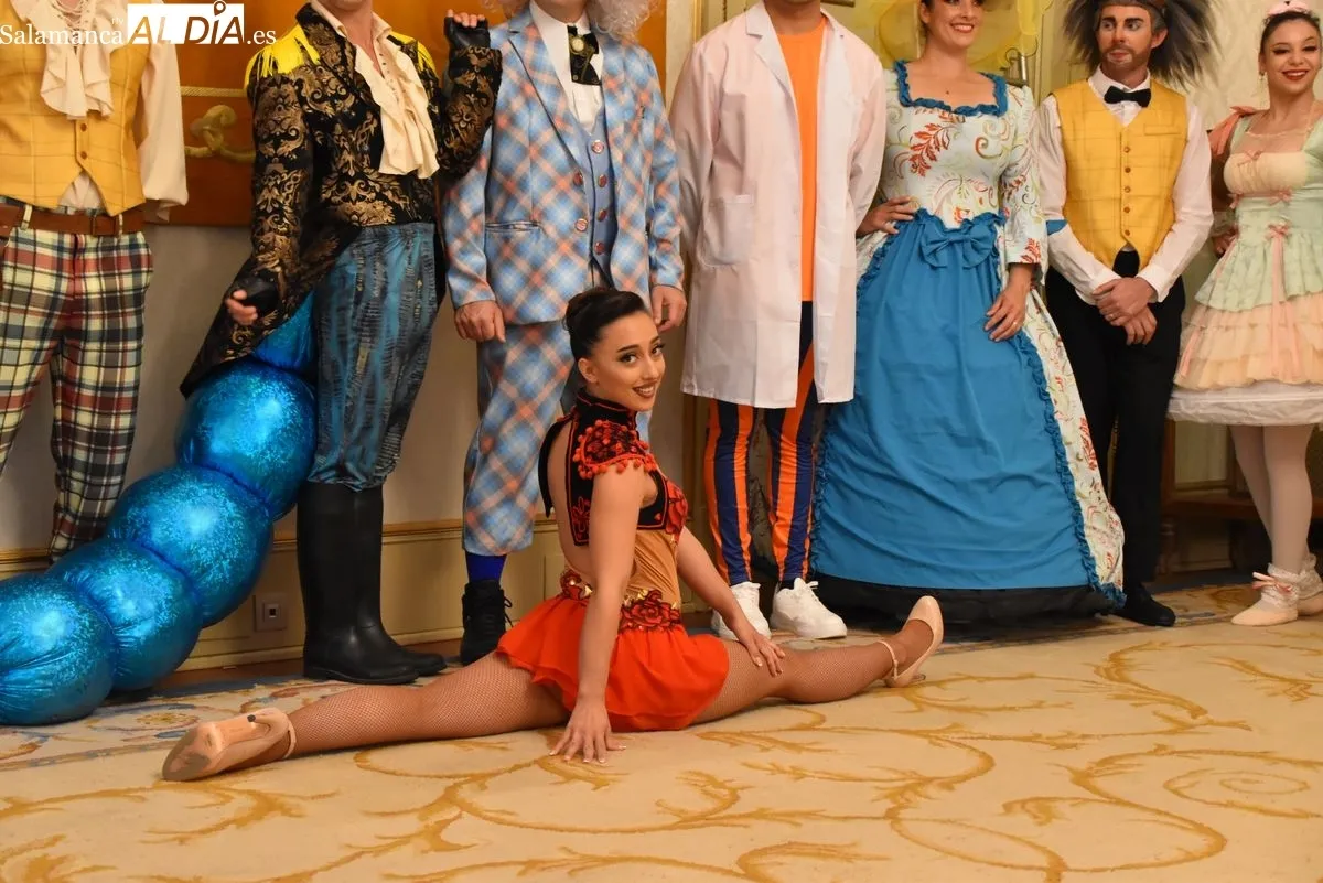 Recepción en el Ayuntamiento de Salamanca con los artistas de  Stellar Circus para presentar dos sesiones de circo inclusivo los días 25 y 28 de septiembre. Foto de Miguel A. González
