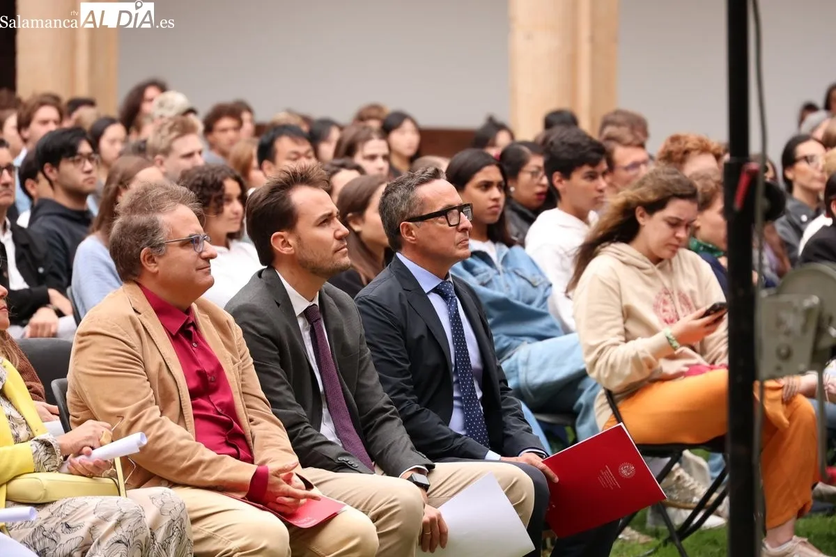 Acto en Fonseca por la bienvenida de los nuevos estudiantes Erasmus de la Universidad de Salamanca. Foto de David Sañudo