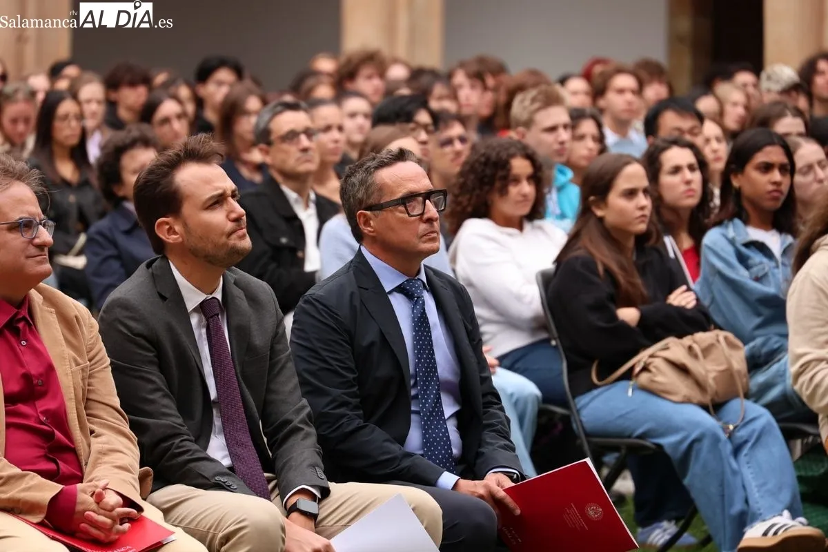 Acto en Fonseca por la bienvenida de los nuevos estudiantes Erasmus de la Universidad de Salamanca. Foto de David Sañudo