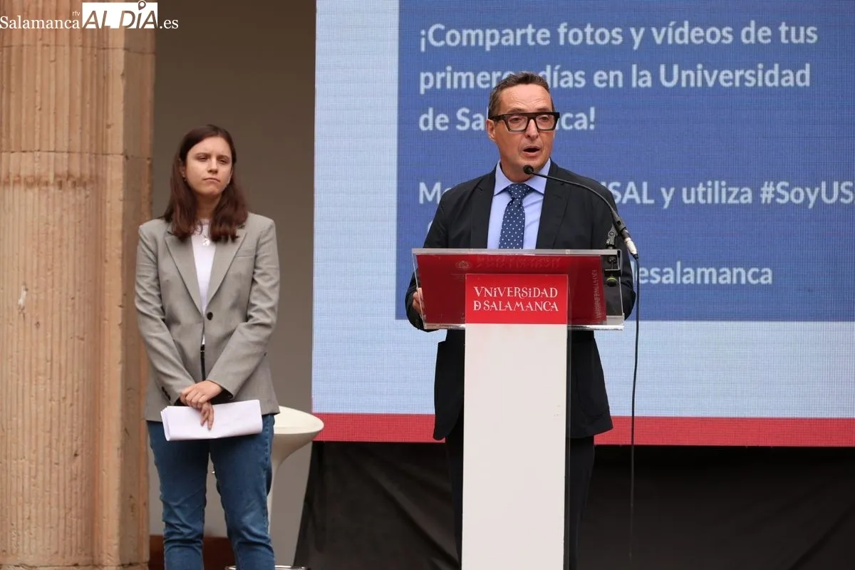 Acto en Fonseca por la bienvenida de los nuevos estudiantes Erasmus de la Universidad de Salamanca. Foto de David Sañudo