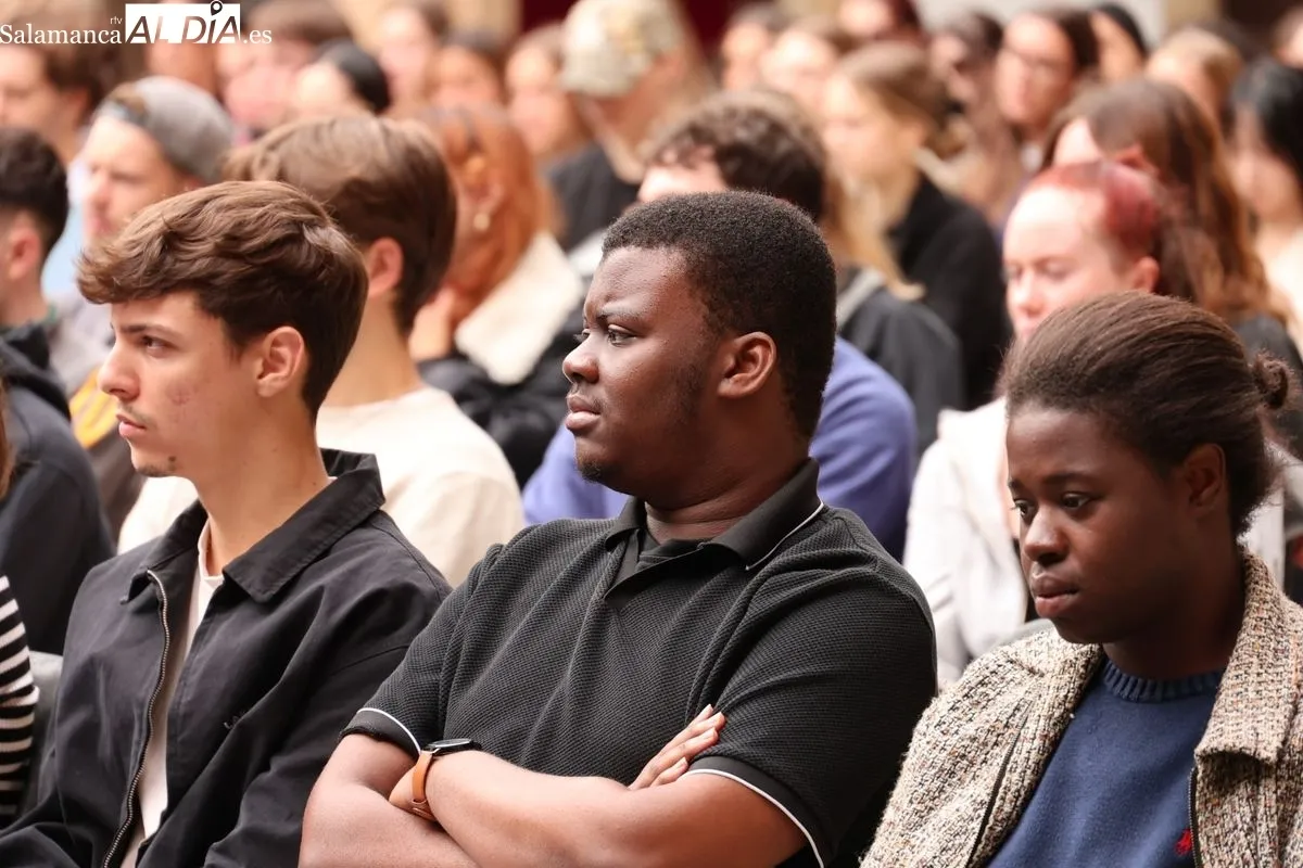 Acto en Fonseca por la bienvenida de los nuevos estudiantes Erasmus de la Universidad de Salamanca. Foto de David Sañudo