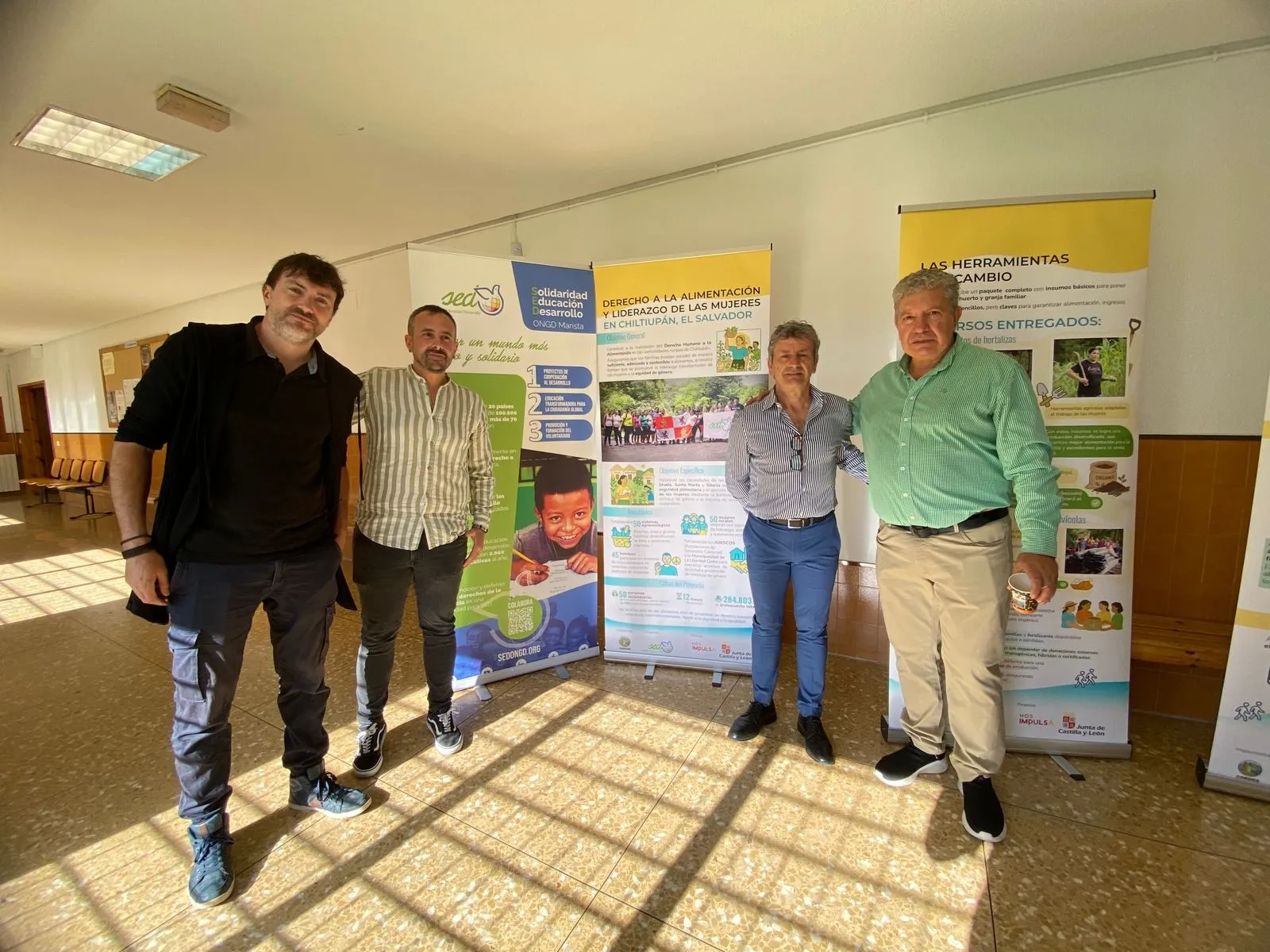 Foto 2 - La Facultad de Educaci&oacute;n de la UPSA acoge la exposici&oacute;n 'Mujeres que lideran el cambio' sobre un proyecto en El Salvador