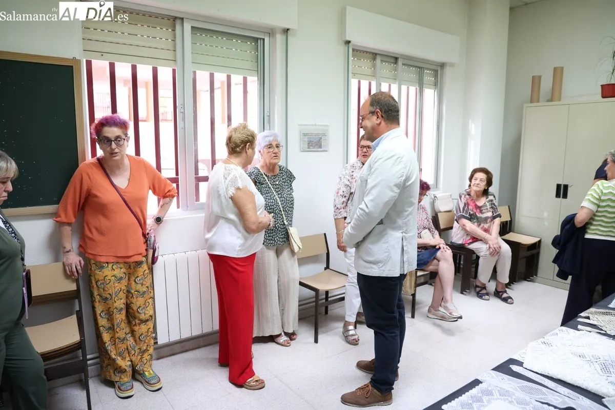 Inauguración de la exposición en la sede de la Asociación de Vecinos Alto del Rollo - Los Comuneros. Fotos: David Sañudo