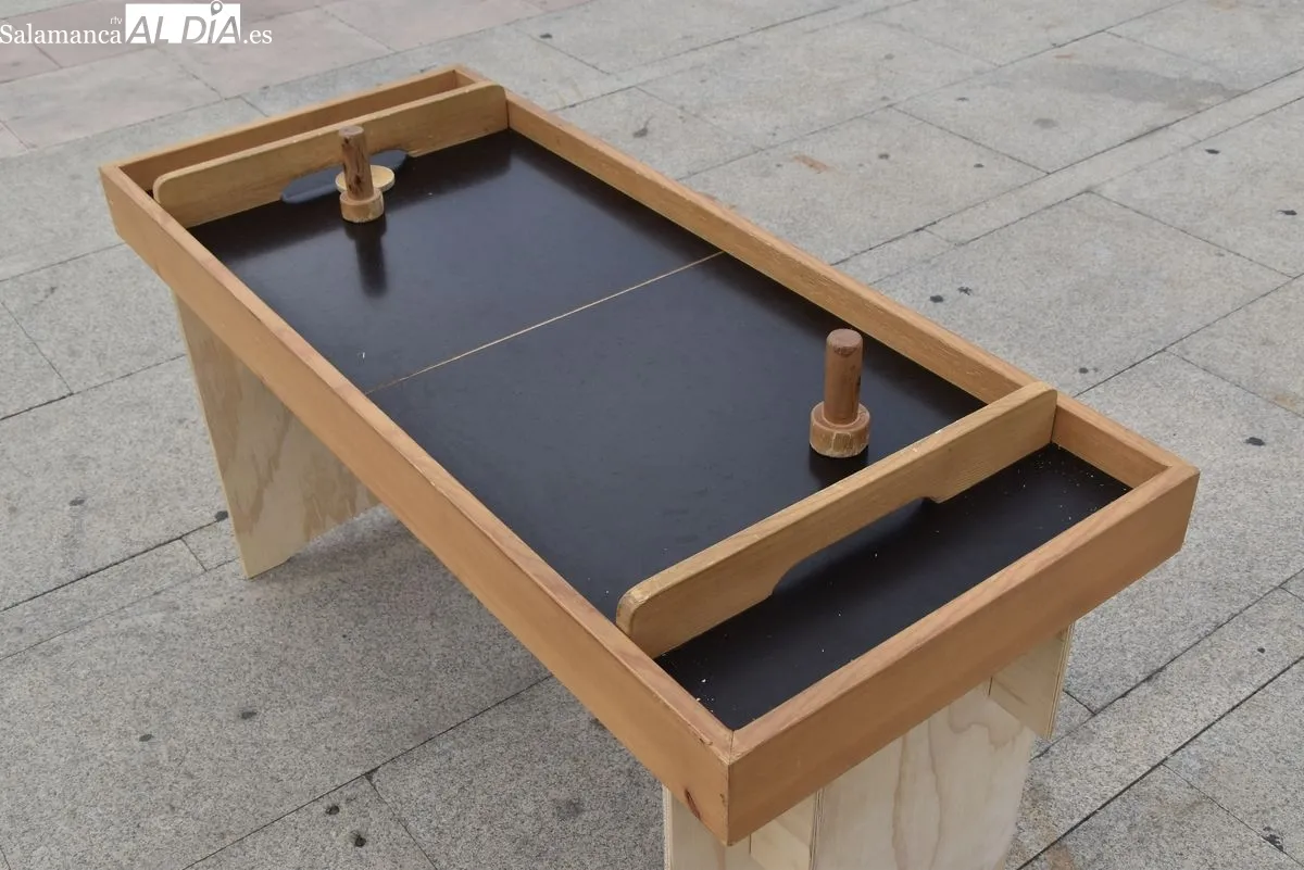  Juegos de madera en la plaza de la Concordia