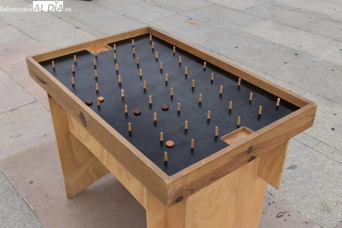  Juegos de madera en la plaza de la Concordia