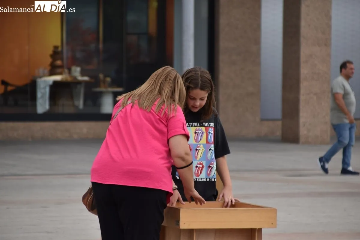  Juegos de madera en la plaza de la Concordia