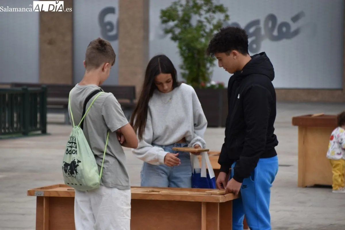  Juegos de madera en la plaza de la Concordia
