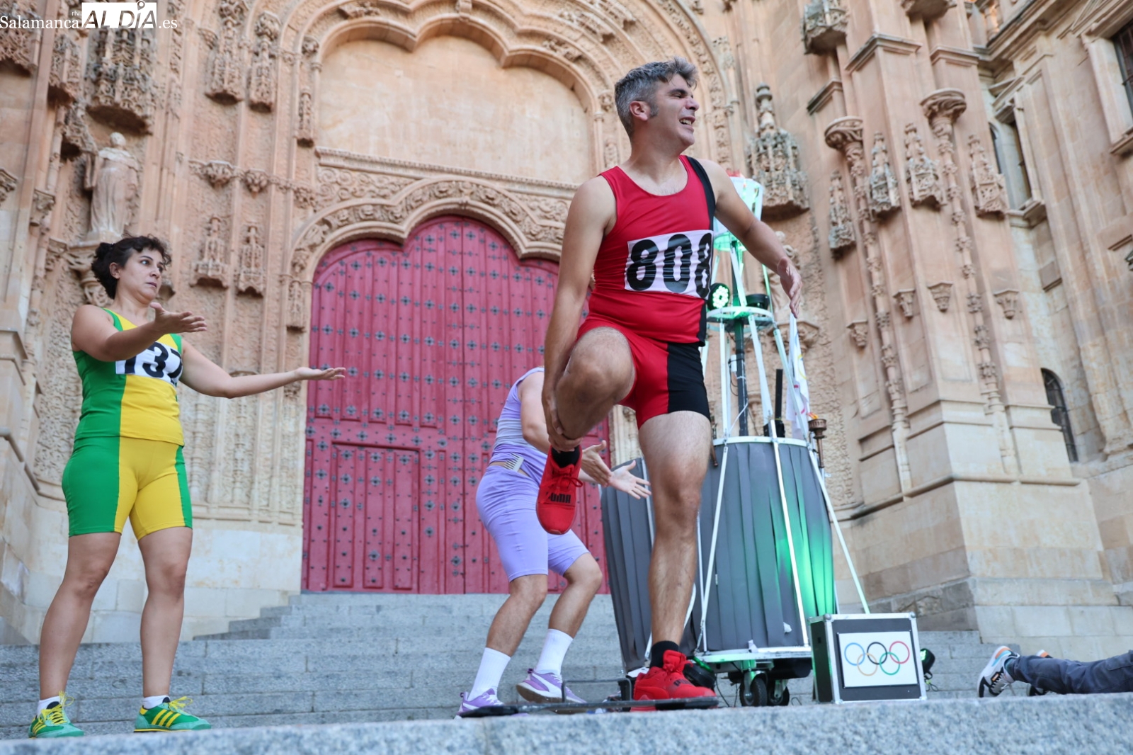 Olympics en el Patio Chico, una competición olímpica surrealista y disparatada