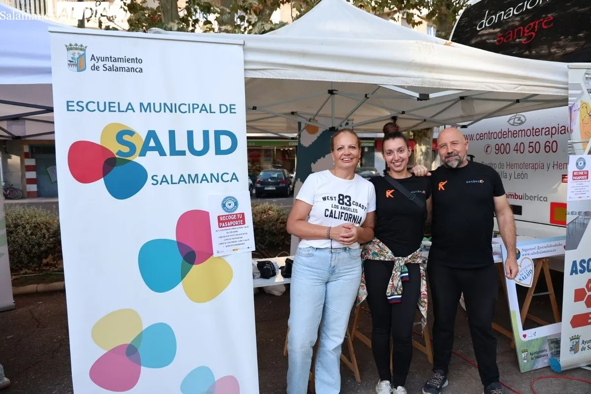 Feria de Asociaciones de Ayuda Mutua y Salud, este viernes en La Alamedilla. Foto: David Sañudo